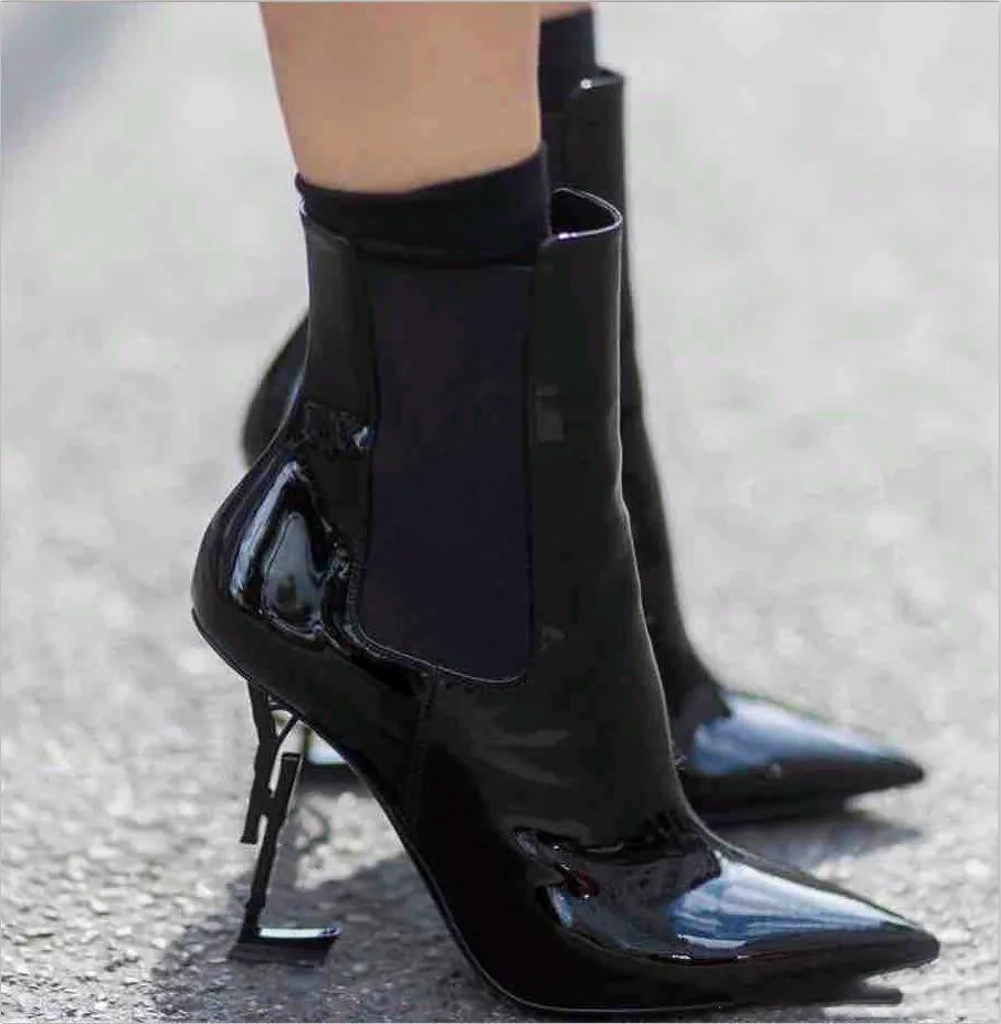 2020 الخريف والشتاء موضة جديدة للسيدات كعوب عالية رائعة ومريحة للمرأة الأبجدية أحذية عالية الكعب مصنوعة من الجلد مقاس 35-43