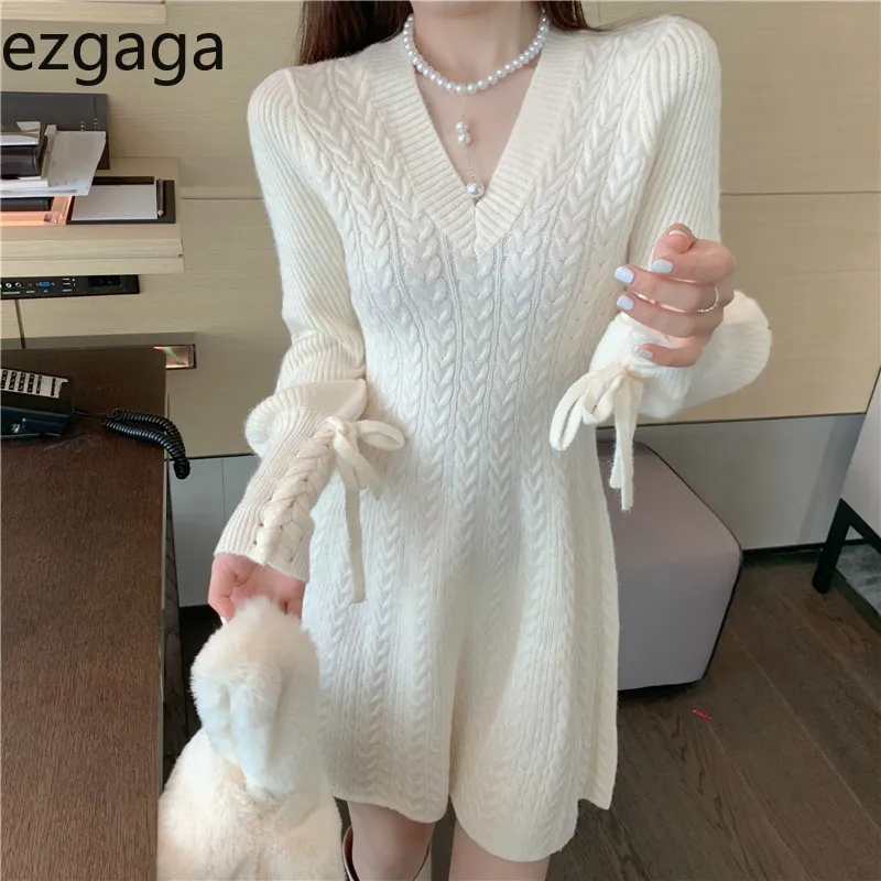 Ezgaga Abito in maglia sexy stile francese Donna Vintage con scollo a V Lace Up Autunno Inverno Moda Elegante abito aderente da donna Vestidos 210430