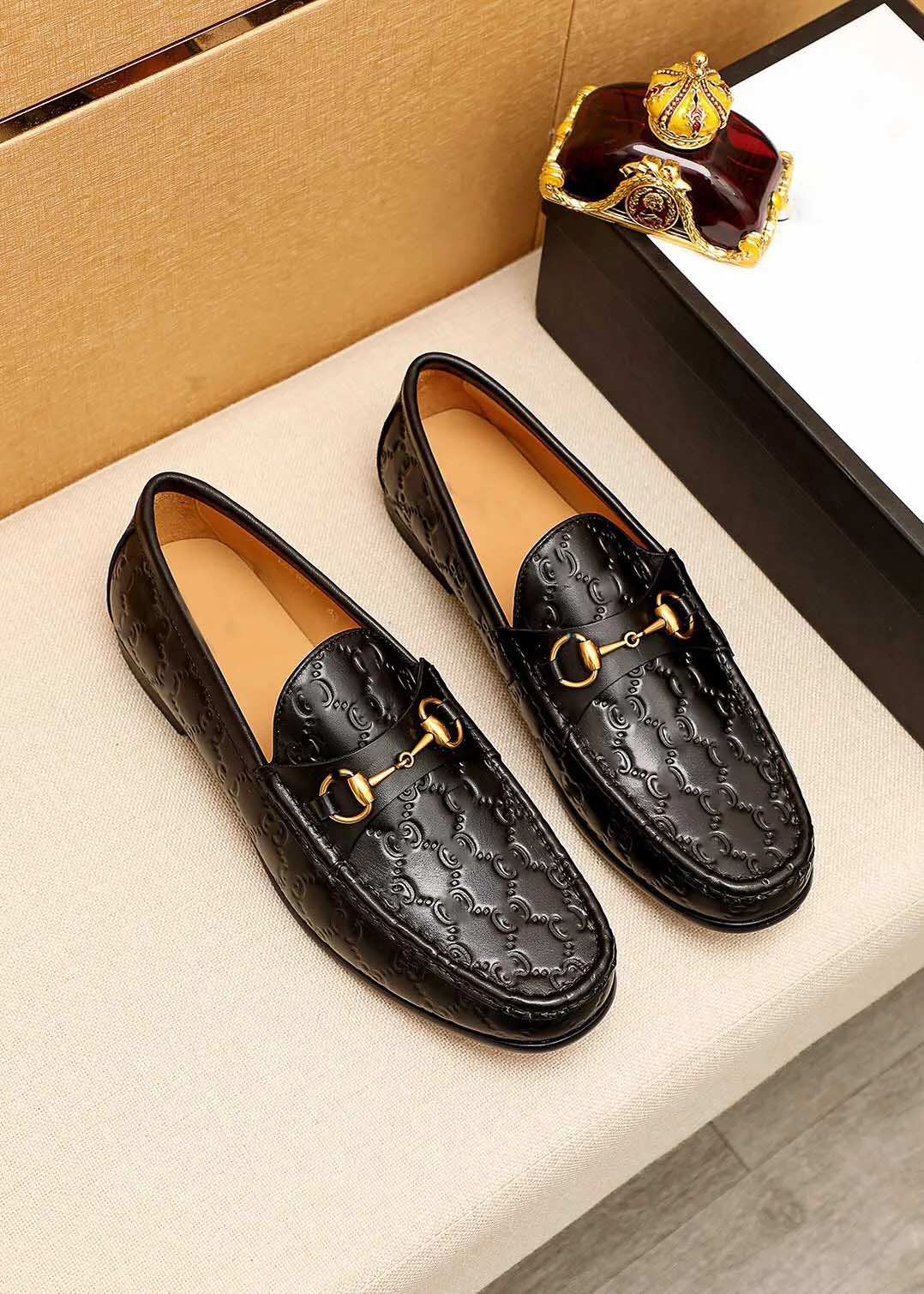 Luxury Italy Brand Men Dress Shoes Flat Casual Shoe High Quality Business Office Oxfords Genuine Leather Designers Metal Buckle Suede Lazy Loafers Size38-44