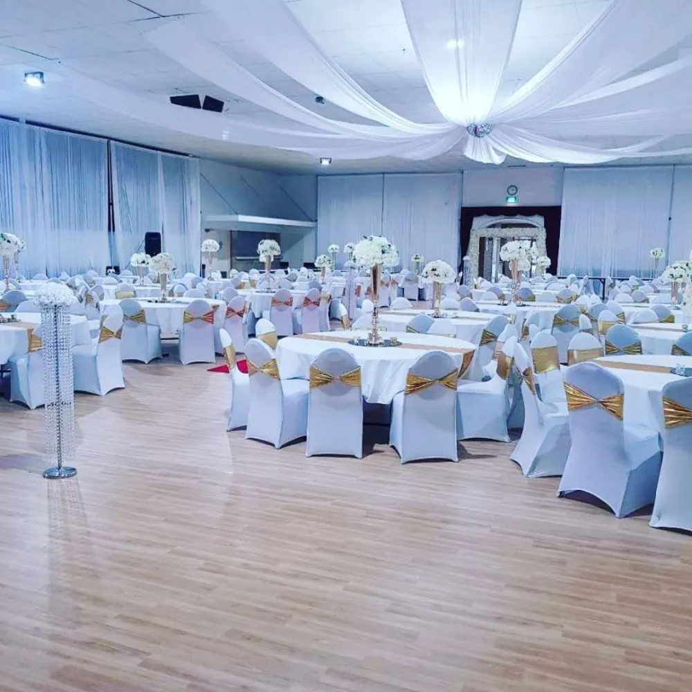 10 stks in een set 1.4m w * 10 m L per stuk wit of kleurrijke pure ijs zijde plafond drape stof voor bruiloft decoratie