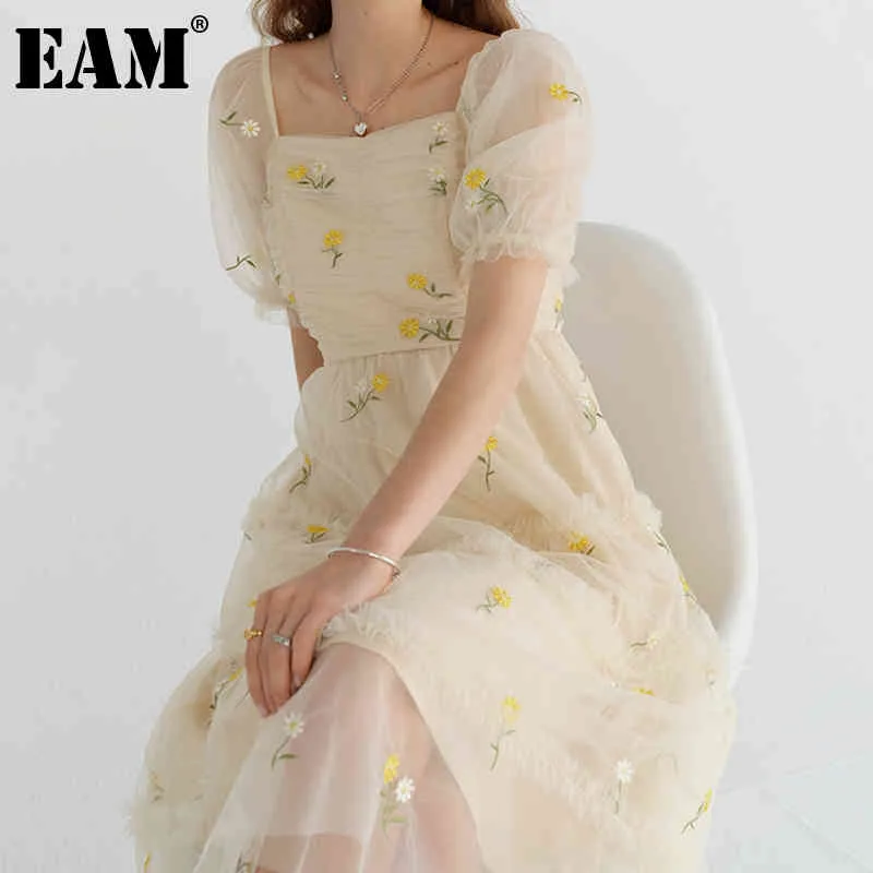 [EAM] Women Yellow Embroidery Mesh Pleated Dress Square Neck Short Sleeve Loose Fit Fashion Spring Summer 1DD7997 210512