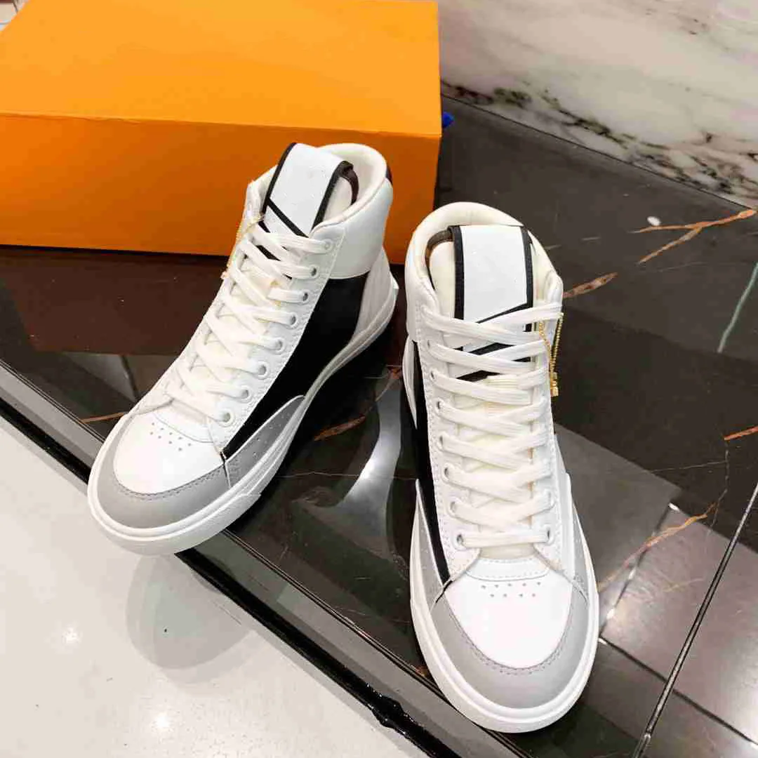 Hommes Femmes Designer Chaussures Les Couples en cuir Baskets Blanc Gris Baskets de plein air pour hommes Baskets montantes basses