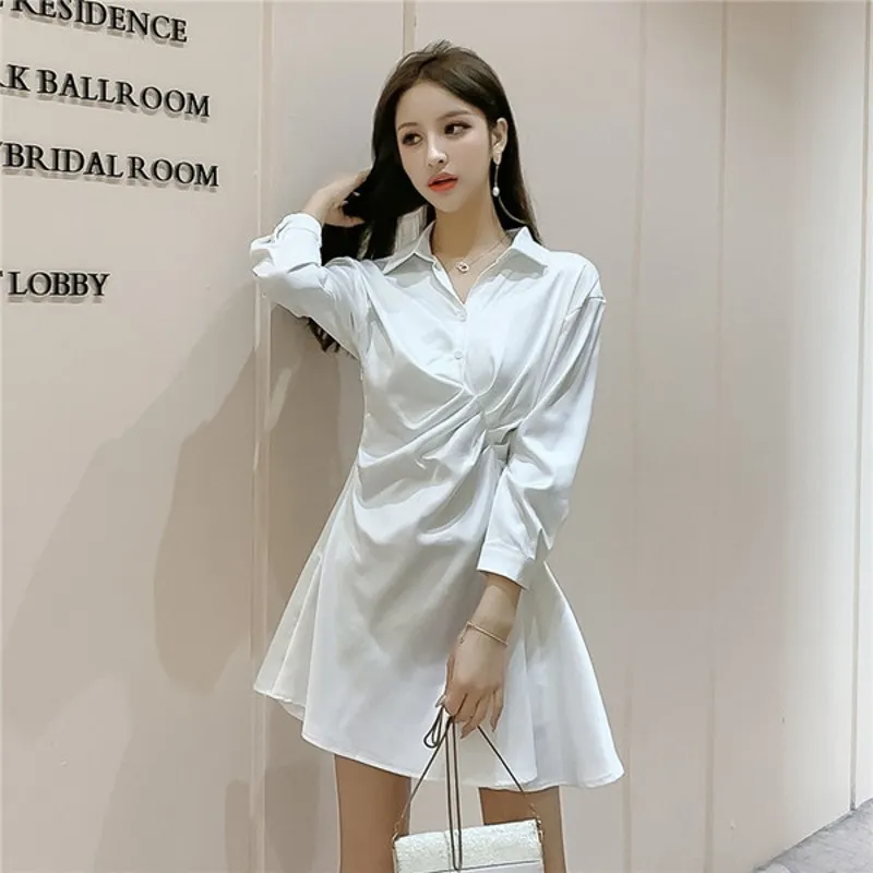 Sommar Elegant Vit Svart Mini Klänning Kvinnor Slå ner Collar Single-breasted Shirt Fashion Draped Solid Dresses Vestido 210514