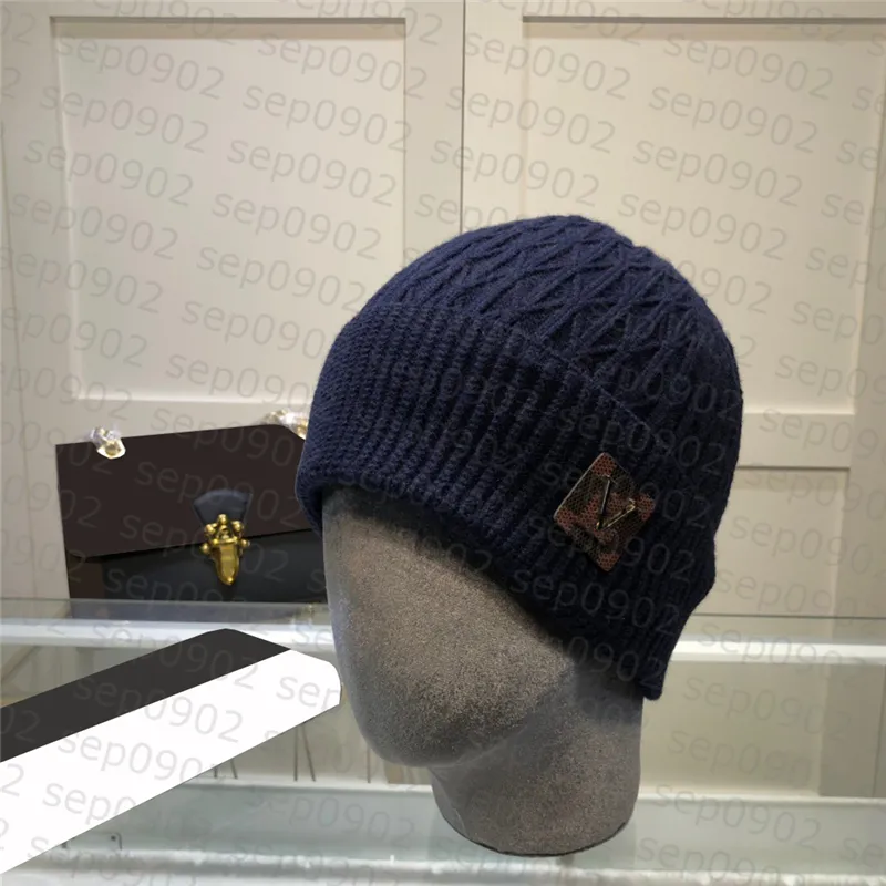 ヒップホップビーニーの高級レターの装飾品帽子男性女性カジュアルスタイルニット暖かい帽子臭い帽子