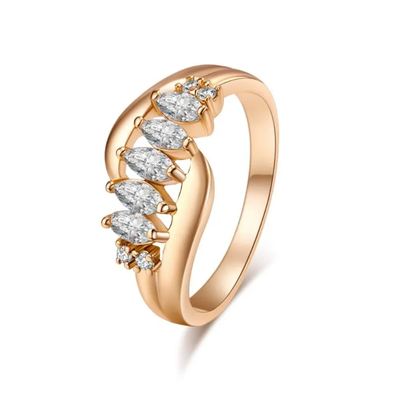 Bröllopsringar Fashion Österrike Crystal Gold Finger Waves Ring Engagement Micro Pave Zircon för kvinnor grossist