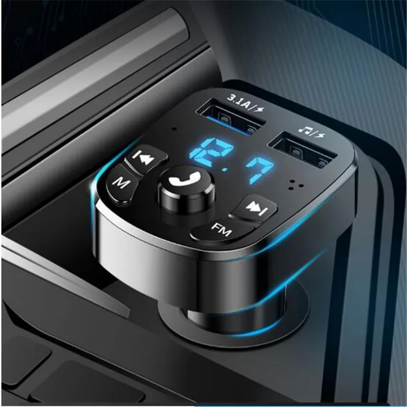 Bluetooth version 5.0 FM-sändare Biladapter Kit MP3 Musikspelare Mobiltelefon Snabbladdare Handsfree Calling med QC3.0 Dual USB Voltmeter AUX IN / OUT DC 12 / 24V