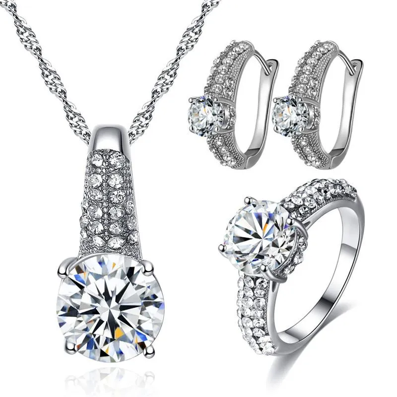 Ensemble de bijoux en cristal blanc pour femmes, boucles d'oreilles, collier à breloques, Clip de couleur argent délicat, mignon rond en Zircon, chaîne de mariage