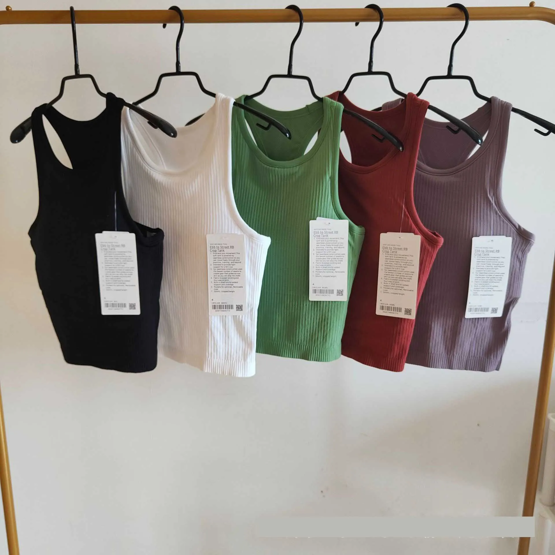 Designer Womens Tops Tees Tanks Camis Short Fiess Vest With Chest Pad Fashion Sports snabbtorkande andningsbar samla yogatopp