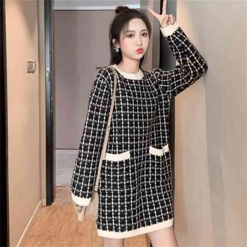 Women's loose college style sweater dress autumn and winter small incense super round neck knitted 210427