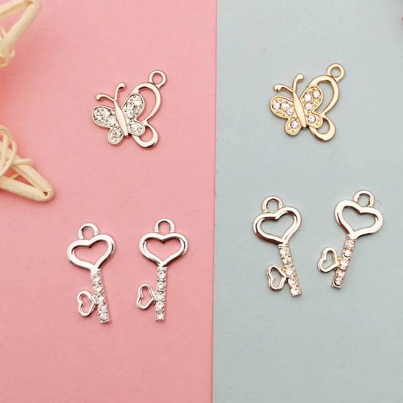 10 stks Rhinestone Lock Design Legering Charms Hangers Fit Armband Earring Drijvende Sieraden DIY Accessoires vinden