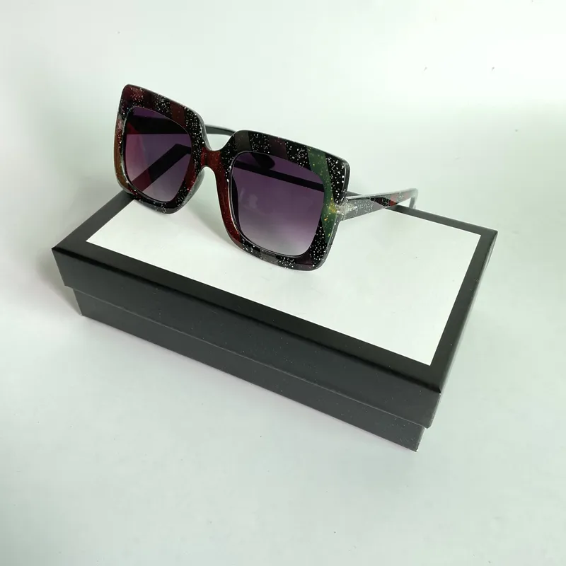 Mode flerfärgade solglasögon för damer Retro fyrkantiga oversize solglasögon UV-skydd Stor ram Roliga randiga glasögon med låda