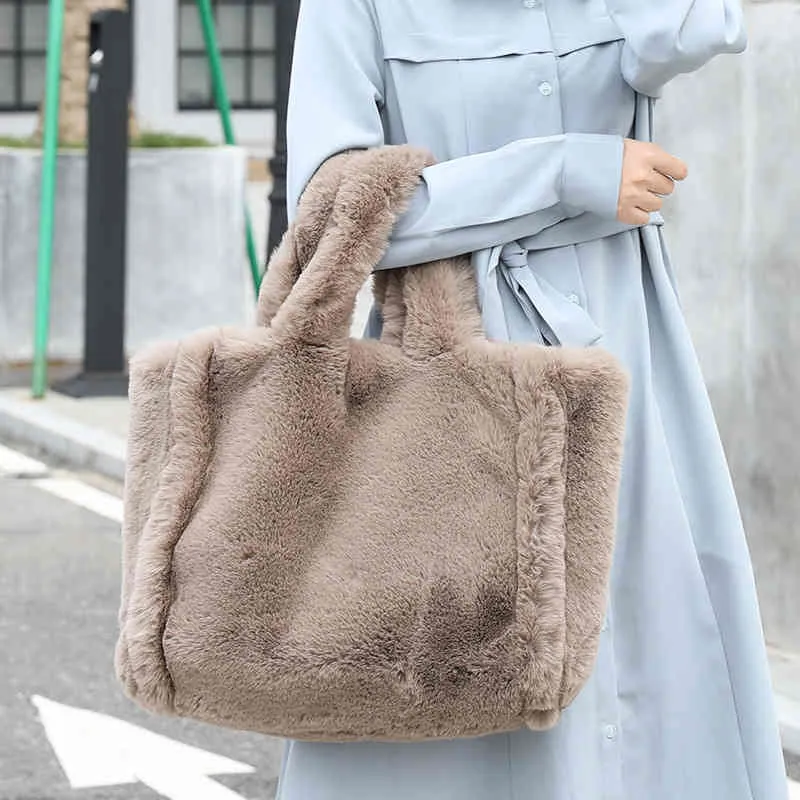 Autumn and Winter Leisure Hand-held Bag Ins Minority Foreign Style Plush Women's Net Red Fashion Solid Color Hand