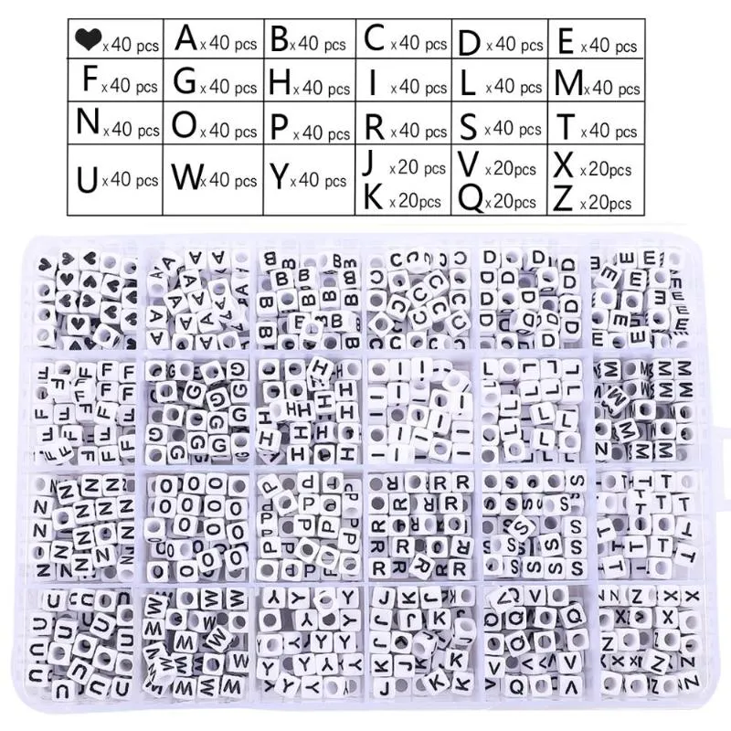 기타 1box 26 편지 아크릴 구슬 하트 큐브 알파벳 보석 제작 수제 DIY 팔찌 목걸이를위한 디지털 스페이서