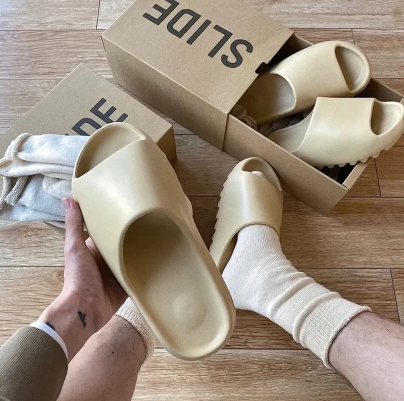 Kutu 2022 kanve slaytları ile tasarımcı terlik sandalet köpük koşucu erkekler kadınlar çöl kum dünya kahverengi kemik beyaz saf çekirdek turuncu reçine slayt