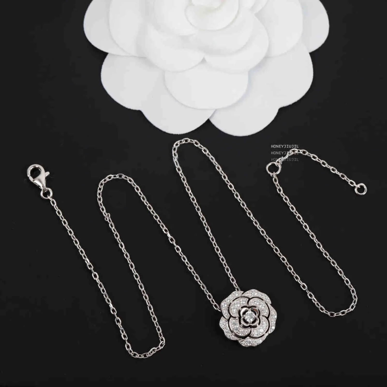 Camellia Platinum Silver 목걸이 여성용 다이아몬드 크리스탈 쥬얼리 럭셔리 디자이너 Bijoux 소녀 친구 선물 트렌드 브랜드