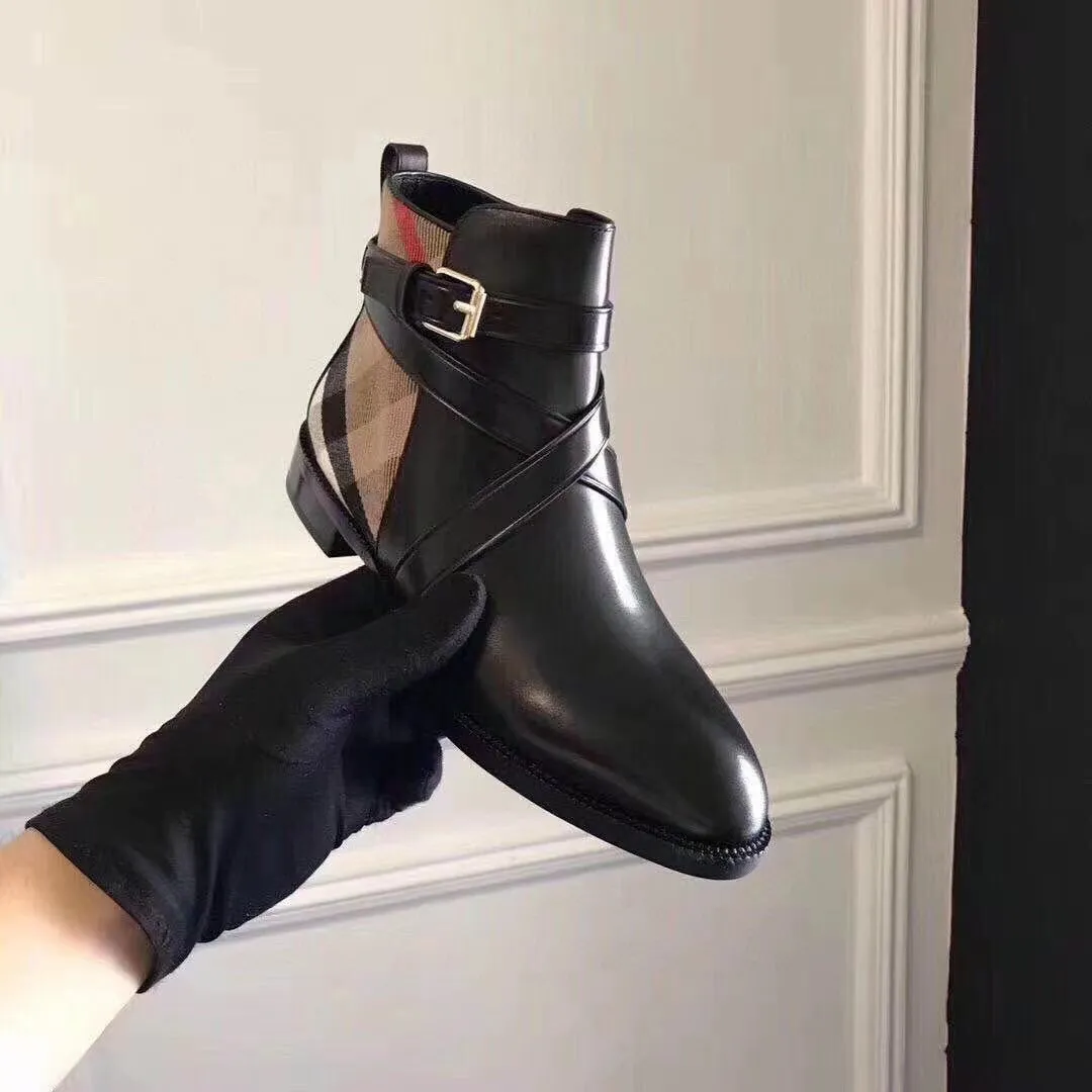 2021 Classi designer Boots Martin Love arrow Desert Womens Boot Flamingos luxury 100% leather Black Color Ankle chunky antiskid heel high quality Women shoes sexy