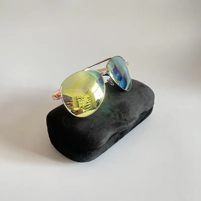 Color Film Pilot Sunglasses For Men Women Metal Frame  display picture 1