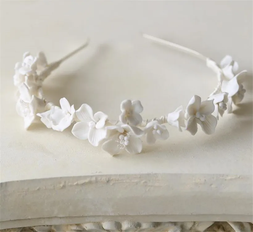 Fashion Wedding White Ceramic Flower Headband For Bride Women Girls Pearls Hairband Korean Jewelry Crown Tiara Princess Queen Hair Accessories Headpiece Ornament