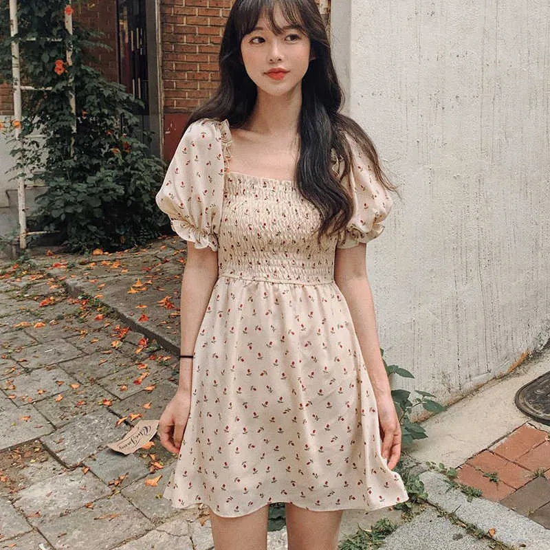 Fyrkantig krage chiffong blommig klänning kawai en linje vestido boho svart mini vestidos verano 2020 koreanska retro söt hajuku y0603