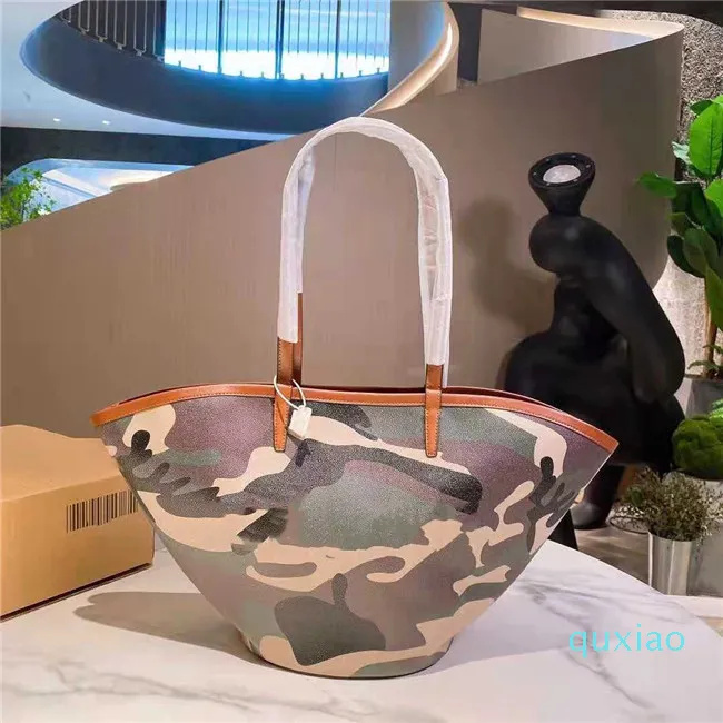 The latest fashion fan-shaped shopping bag Luxury designer ladies handbags Super large capacity All-match style handbag of lines