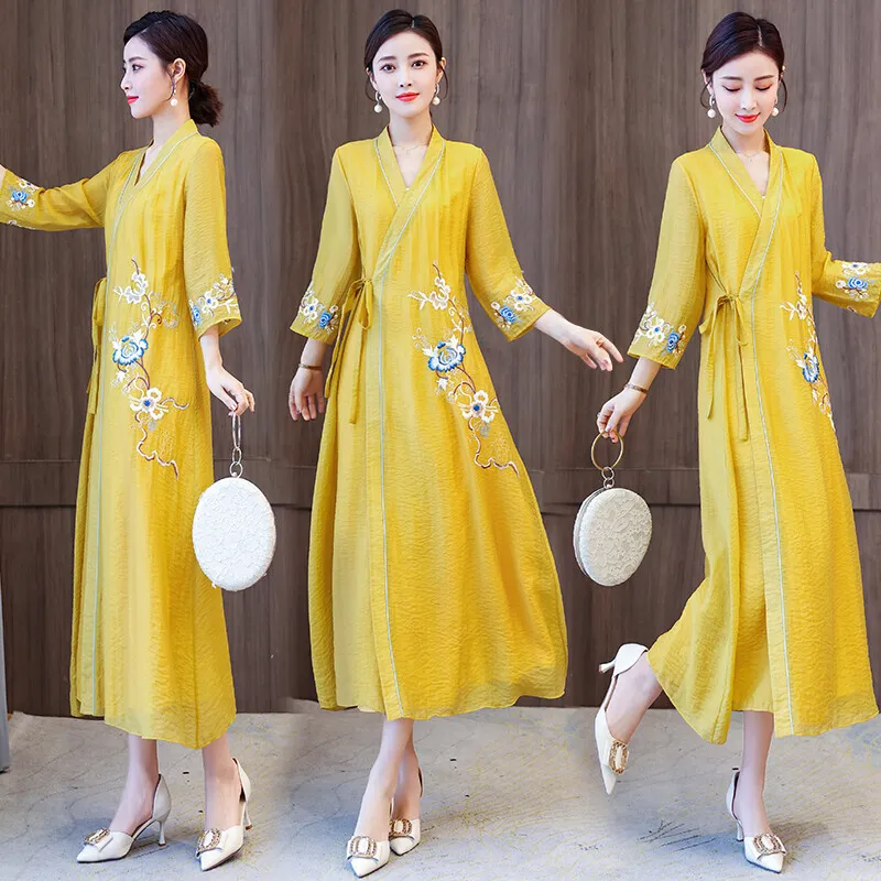 Abbigliamento etnico cinese estivo Tradizionale Cheongsam Ao dai Vietnam Manica a 3/4 Abito elegante da donna ricamato Abito lungo Costume asiatico