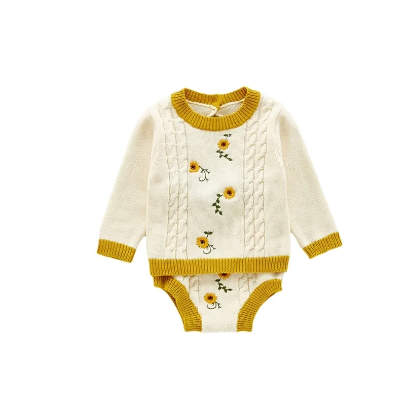 秋と冬の赤ちゃんの女の子の手作り刺繍の綿のプルオーバーニットセーターショーツスーツ生まれた赤ちゃんガール服210702