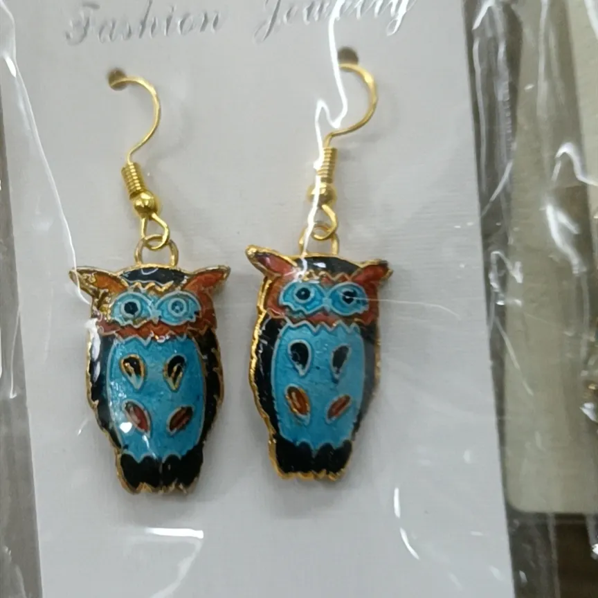 Söt cloisonne emalj uggla charm örhängen high end eardrow kvinnor tillbehör öron ornament mode färgglada koppar dangle smycken gåva