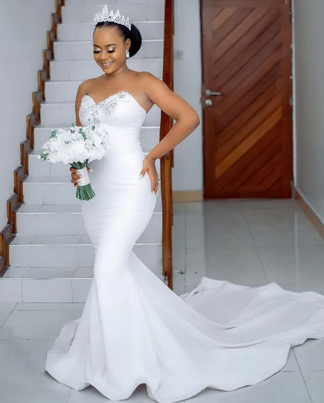 2021 grande taille arabe Aso Ebi cristaux simples sirène robes de mariée chérie Satin élégant robes de mariée ZJ302