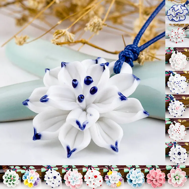 ビンテージスタイルの青と白のセラミックの手作りの蓮の花ペンダントネックレス中国風の民族の長い女性の女性