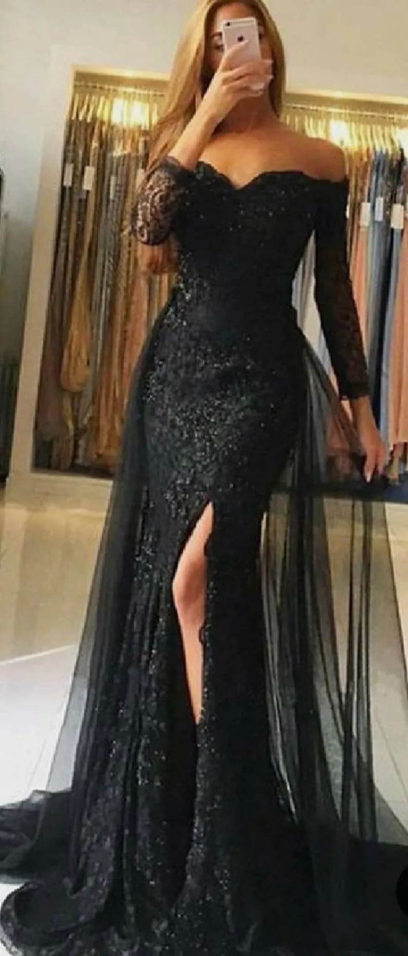 2022 Black Beaking Bead Prom Gowns Off-spallina Guaina in pizzo Split Sexy Plus Size Abito da sera formale con tulle Treno lungo