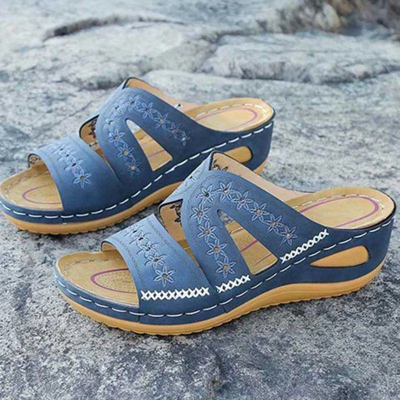 Vrouwen sandalen uitgesneden wig sandalen vrouwen platform schoenen mode etnische platte schoenen vrouwelijke slippers outdoor sandalen y0721