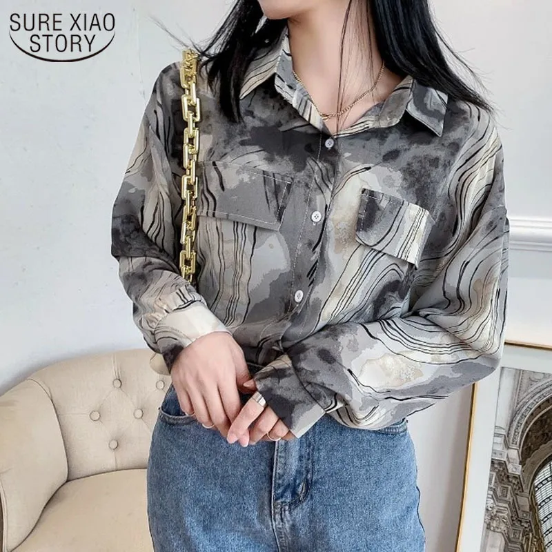 Coreano Solto Blusa Mulheres Única Top Vintage Vintage Hong Kong Tinta Impresso de Manga Longa Camisa Mulher Streetwear 11875 210508