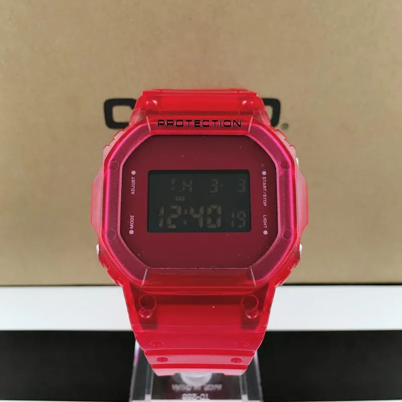 Armbanduhren Hohe Qualität G-5600 Transparentes Armband Männliche Uhr LED  Elektronisches Digitales Eis mit Weltzeit Kleine quadratische Uhr303o