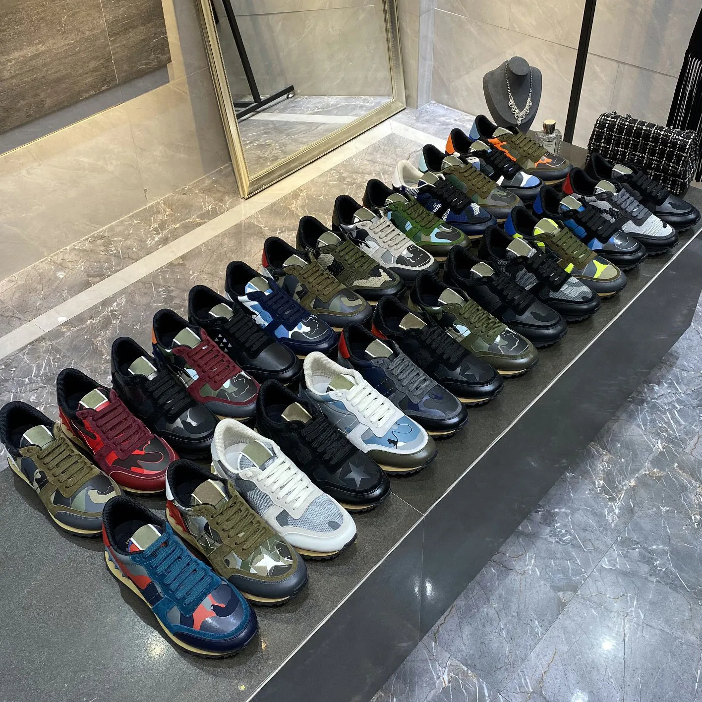 2022 Designer Sneakers Mannen Vrouwen Camouflage Klinknagel Casual Schoenen Mesh Camo Suede Leather Trainers Rockrunner Chaussures Studded Flats Shoe