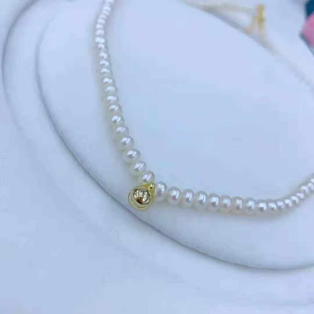 Collier élégant de perles d'eau douce blanches, 4-5mm, boule dorée, décoration, bijoux à la mode de 43cm
