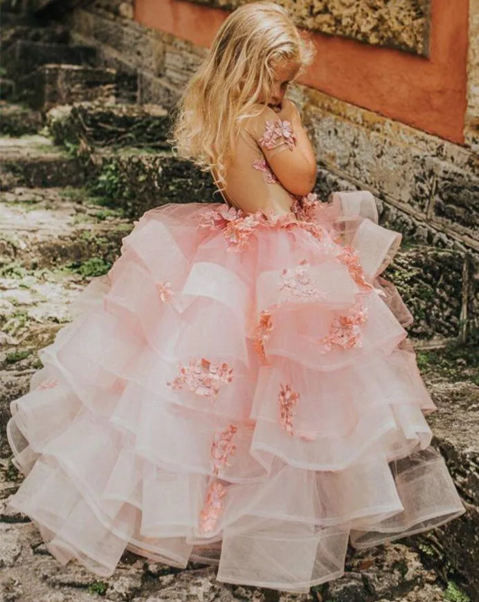 2021 Spitze rückenfreie Blumenmädchenkleider Ballkleid Perlenstufen Tüll Sheer Neck Lilttle Kindergeburtstag Pageant Hochzeitskleider ZJ003