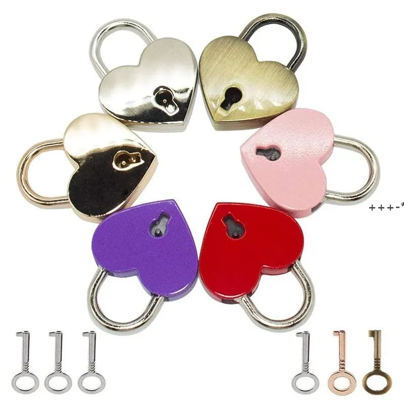 Neuf7 couleurs Shape de coeur Cadlocks Vintage Hardware Locks Mini Touches Archaïdes Serrure avec clé Voyage Sac à main Valise Cadenas 30 * 39mm RRF12699