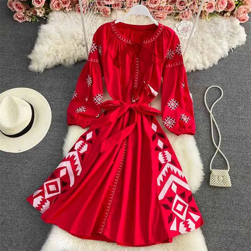 Ethnic Style Red Embroidered Vestidos Female Puff Sleeve Round Neck Dress Travel Skirt Tie Waist Thin A-line Midi GK162 210506