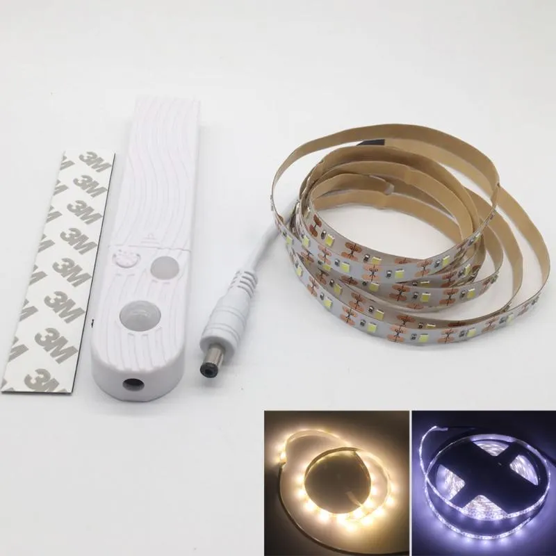 Strips 1m 2m 3m draadloze PIR Motion Sensor LED BED BED -NACHT LICHT 5V 2835 Strip Batterij Power Flexibele lamp Verlichtingsstip