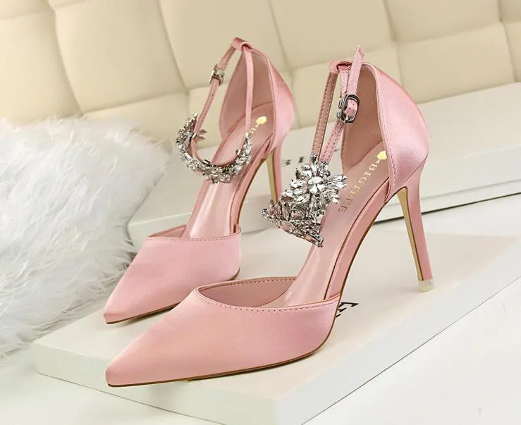 Printemps pointu oie talons hauts femmes chaussures mode classique pompes femmes sexy rose rouge bleu dame mariage mariage