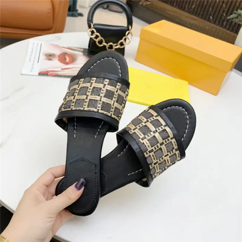 2021 Designers Weave Women Slippers Leather High Heels Contexture Sandals Pure Color Flip Flops Letter Flat Slide Stylist Outdoor Summer Beach Shoes With Box