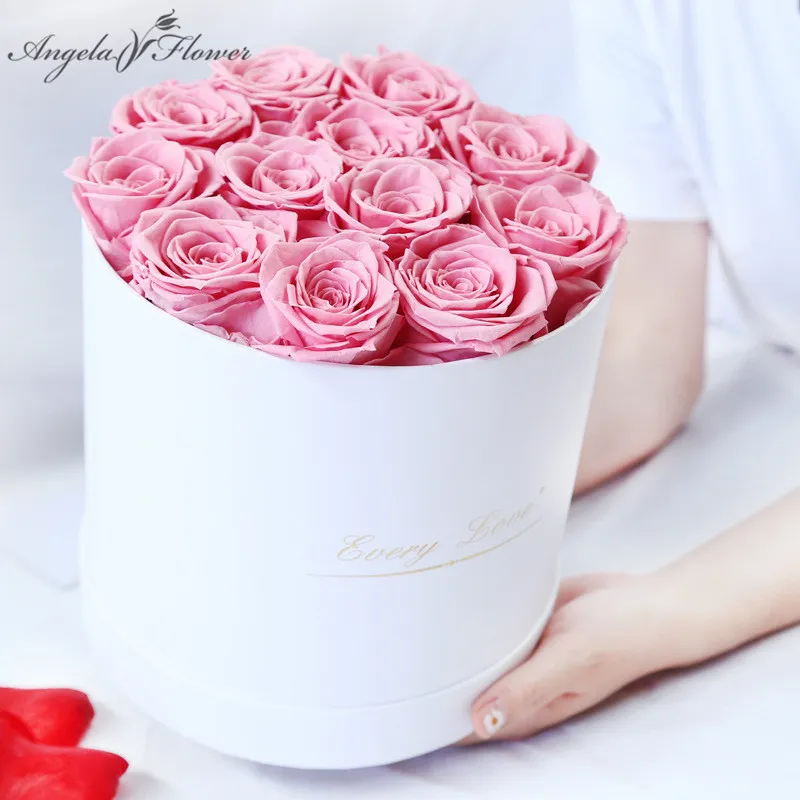 Véritable Rose Préservée Fleur Éternelle Hug Seau Coffret Cadeau Immortel Rose Anniversaire Saint Valentin Cadeau Pour Copines / Maman / Fille 210317
