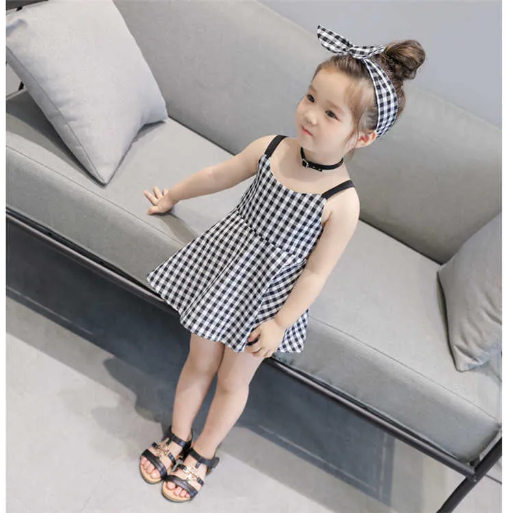 Barnklänning Summerklänning Korean New Children's Wear Children's Black and White Classic Lattice Suspender kjol