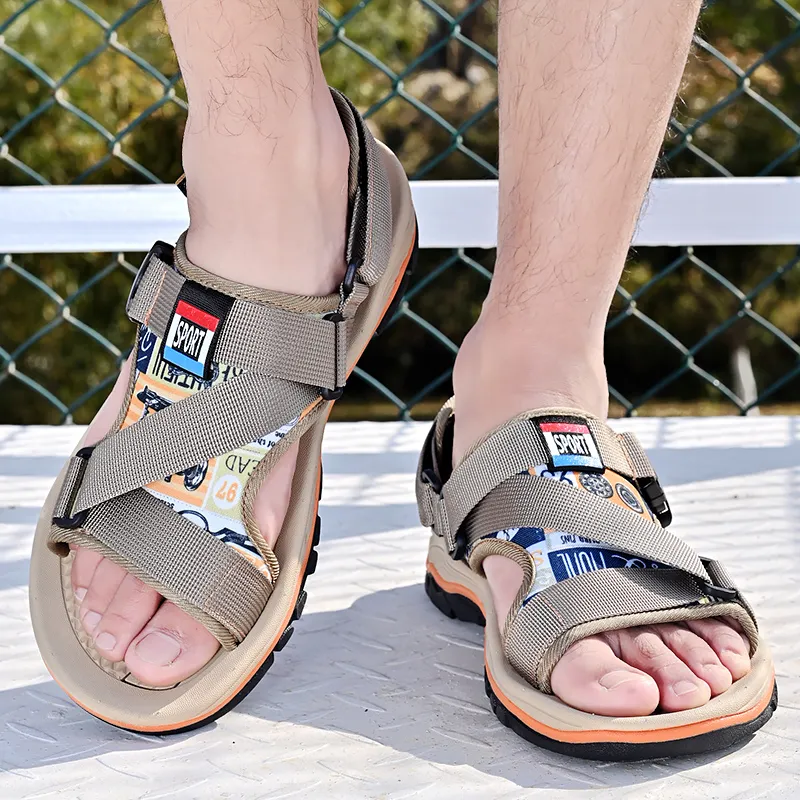 새로운 여름 남자 샌들 캐나다 캐주얼 신발 가죽 메쉬 스 플라이 싱 비치 샌들 편안한 통기성 패션 야외 샌들