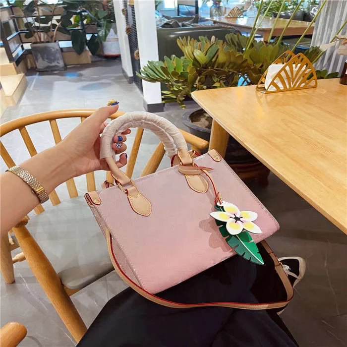 Handbags Gradient Color Tote Bags Big Capacity Designers Shopping Bags Letter Printing Flower Ornaments Shoulder Bags