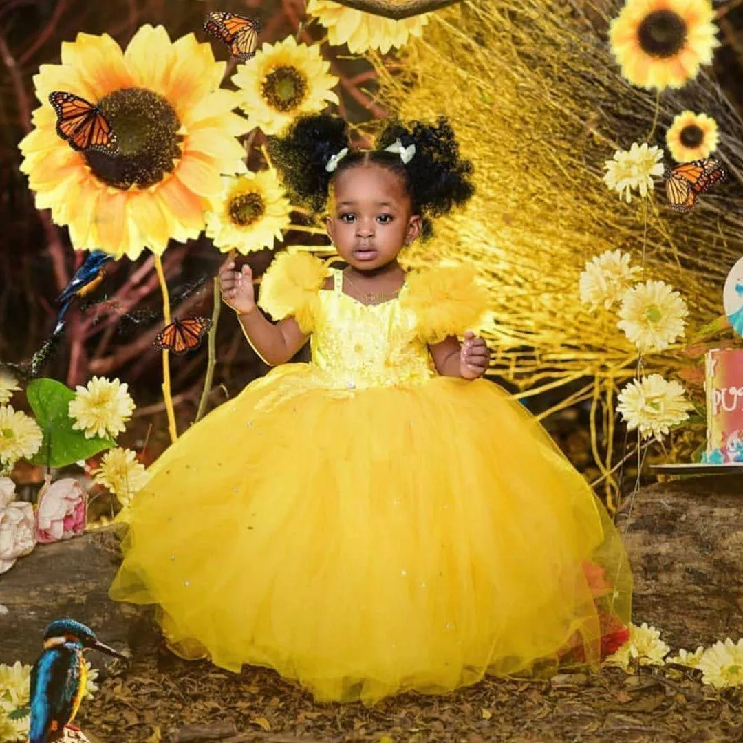 Cute Yellow Puff Flower Girls Abiti Baby Manica corta Fiori fatti a mano Fiocco Indietro Bambini Abiti da ballo Abito da ballo Tutu Gonna