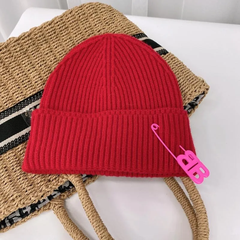 ビーニー冬ソリッドカラーニット帽子のための暖かい帽子BBレディースカジュアルハットファッションブランドのスカルギー