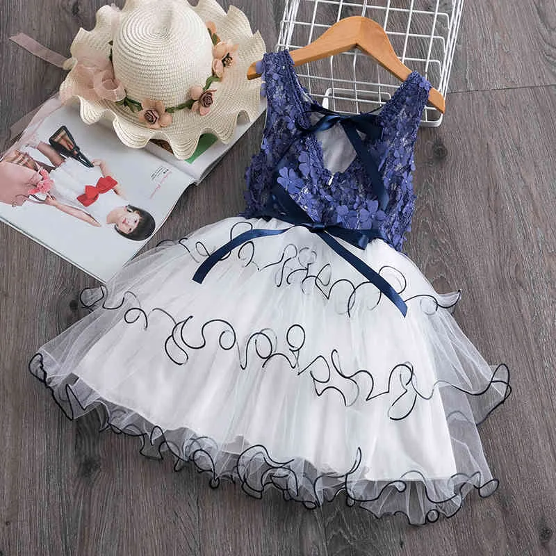 夏のノースリーブの花のメッシュドレスの女の子韓国風のレースふくらふれの王女幼児子供の服3-7Y 210515