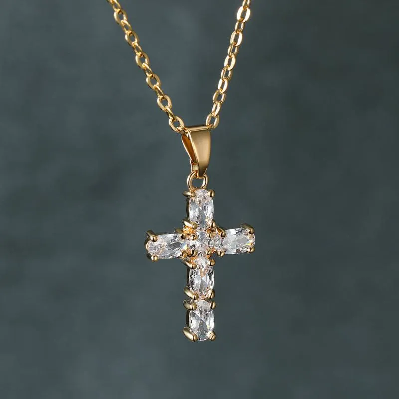 Pendant Necklaces One Piece Jesus Cross Necklace For Women Luxury Crystal Rose Gold Silver Color Chains Wedding Jewelry Gift