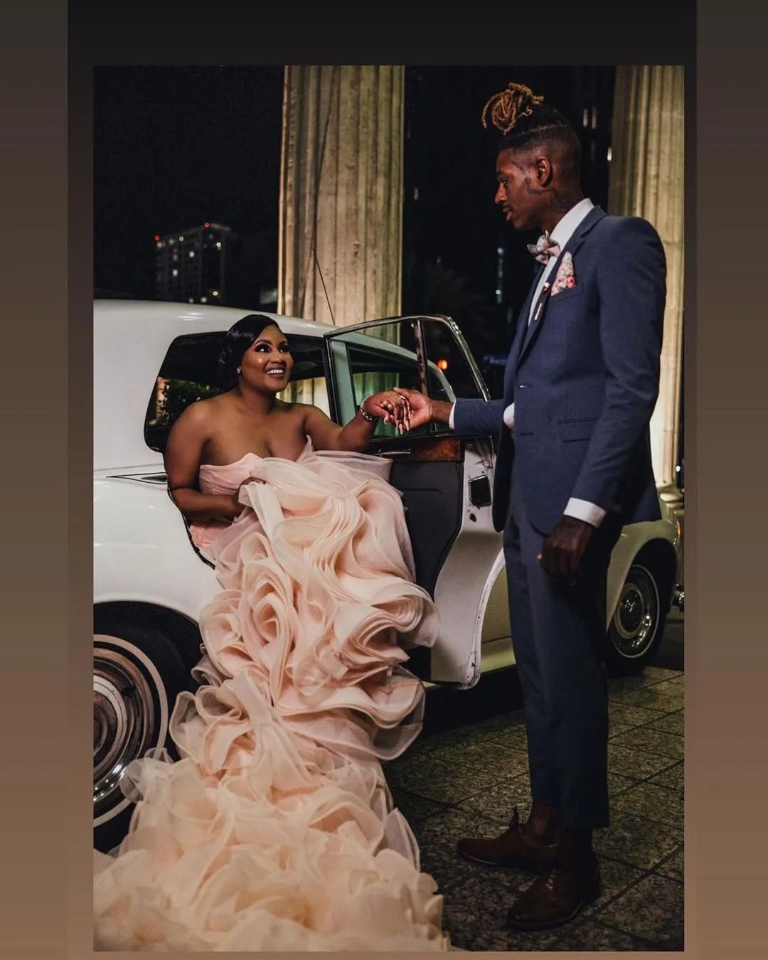 マーメイドスタイルのブライダルドレス：フリル付きピンクプラスサイズのウェディングドレス、スイープトレインプリーツ エレガントなストラップレスマーメイド ブライダルガウンを￥45,510 | DHgate, image size:1080x1350